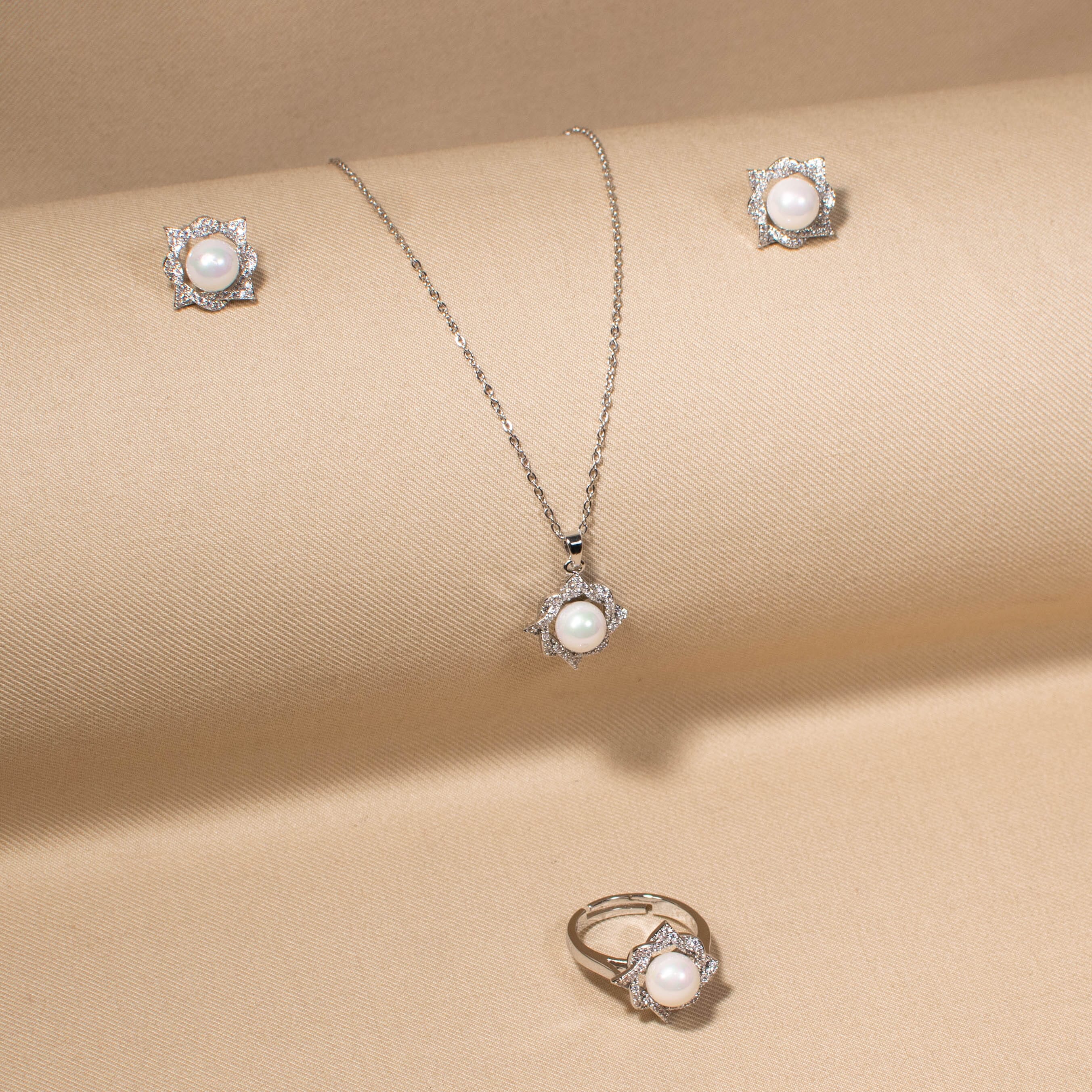 The Silver Origami Pearl Set with Ring